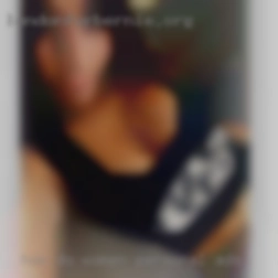 How do I msg women personal ads ppl without paying?