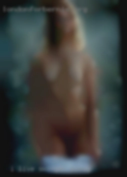 I live swinger pussy alone in a nice place.